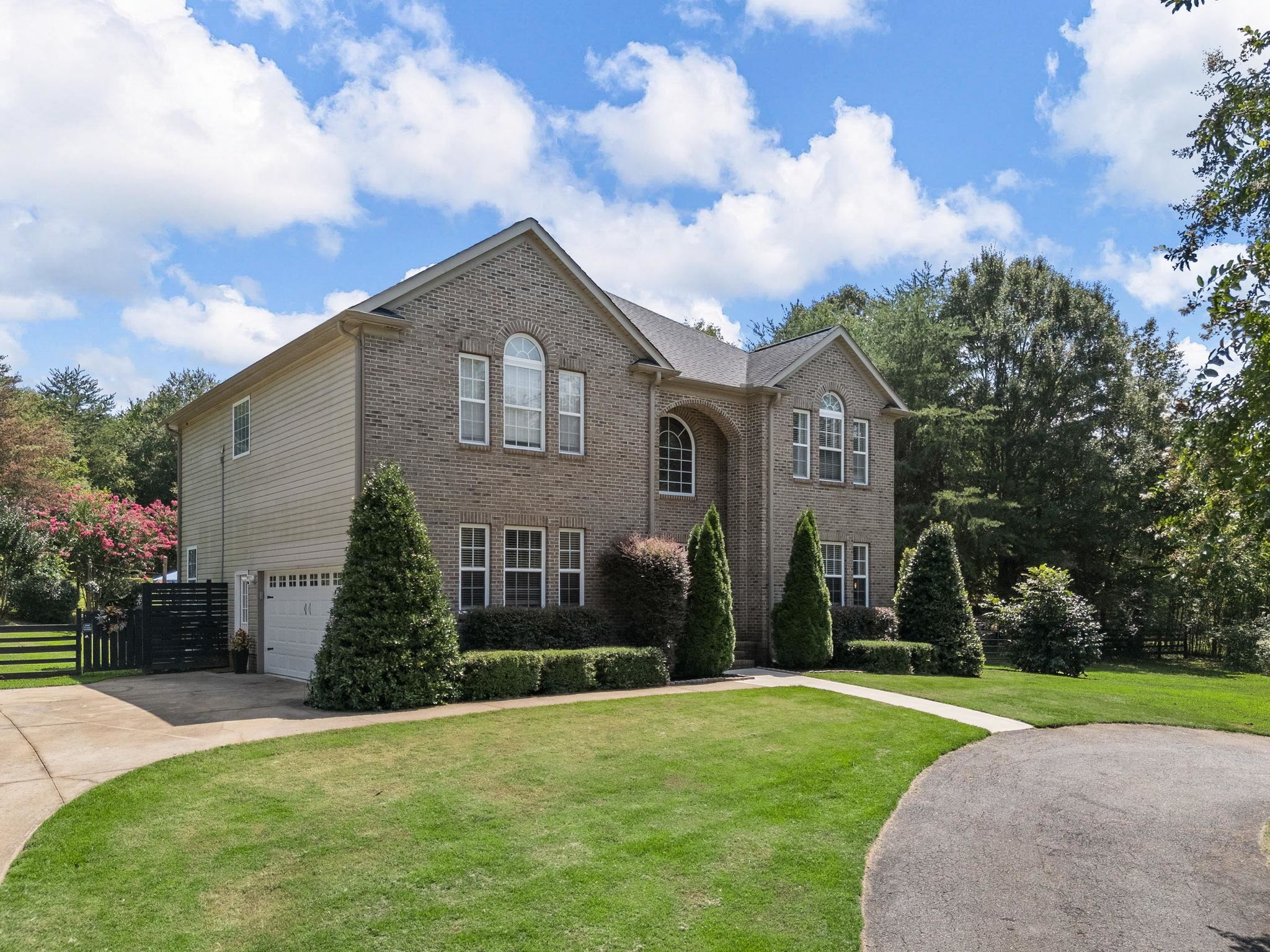 211 Brown Arrow Circle Inman, SC 29349 - Photo 4 of 37 Gallery Image 4