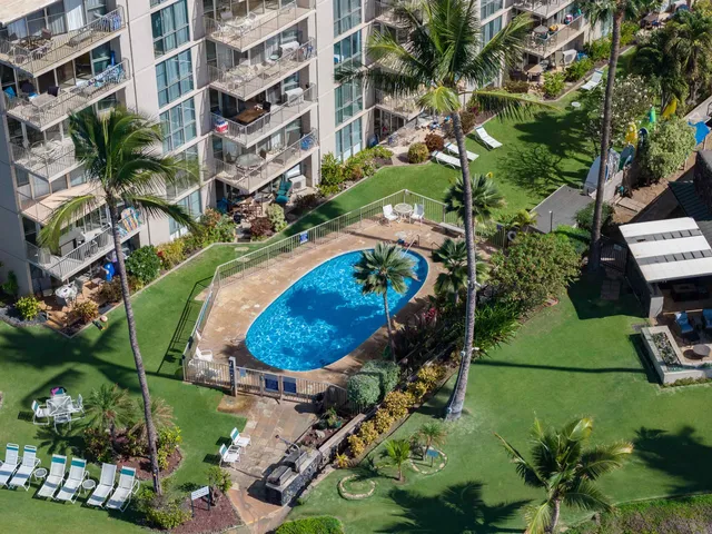 $1,290,000 | 2450 South Kihei Road, Unit 305, Kihei, HI 96753