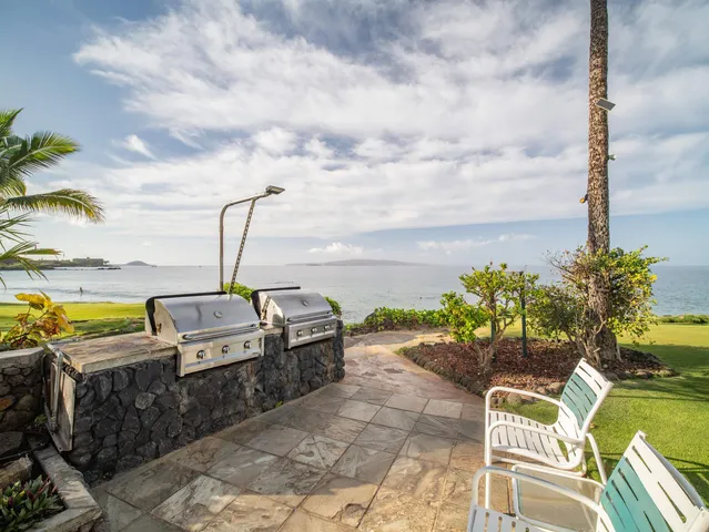 $1,290,000 | 2450 South Kihei Road, Unit 305, Kihei, HI 96753