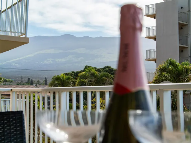 $1,290,000 | 2450 South Kihei Road, Unit 305, Kihei, HI 96753