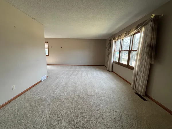 $237,500 | 804 Crocker Avenue South, Thief River Falls, MN 56701