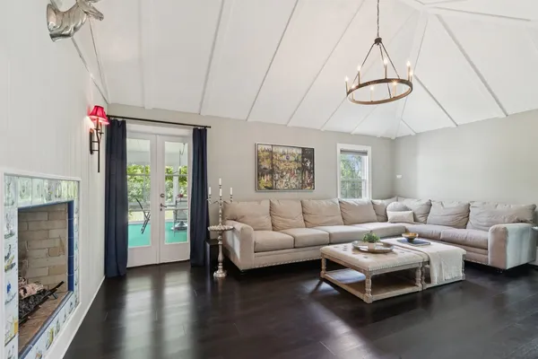 $1,098,000 | 60 Ridge Road, Barrington Hills, IL 60010