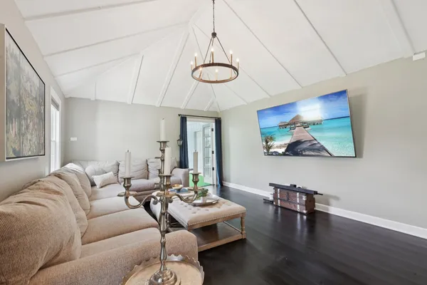 $1,098,000 | 60 Ridge Road, Barrington Hills, IL 60010