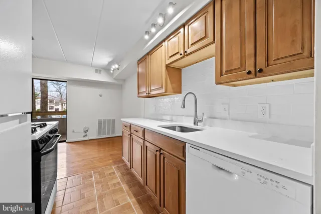 $299,900 | 2305 Freetown Court, Unit 16/11C, Reston, VA 20191