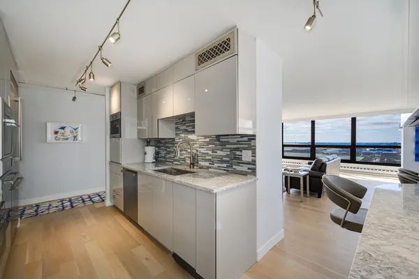 $1,399,999 | 360 East Randolph Street, Unit 4203, Chicago, IL 60601