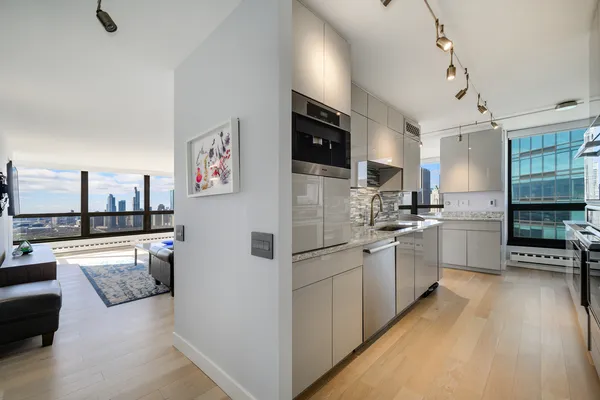 $1,399,999 | 360 East Randolph Street, Unit 4203, Chicago, IL 60601