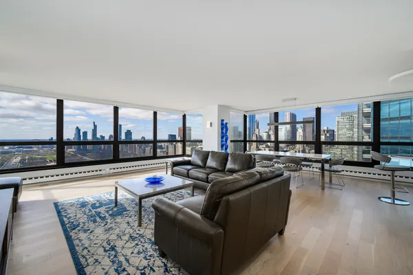 $1,399,999 | 360 East Randolph Street, Unit 4203, Chicago, IL 60601