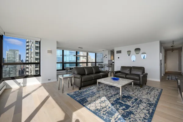 $1,399,999 | 360 East Randolph Street, Unit 4203, Chicago, IL 60601