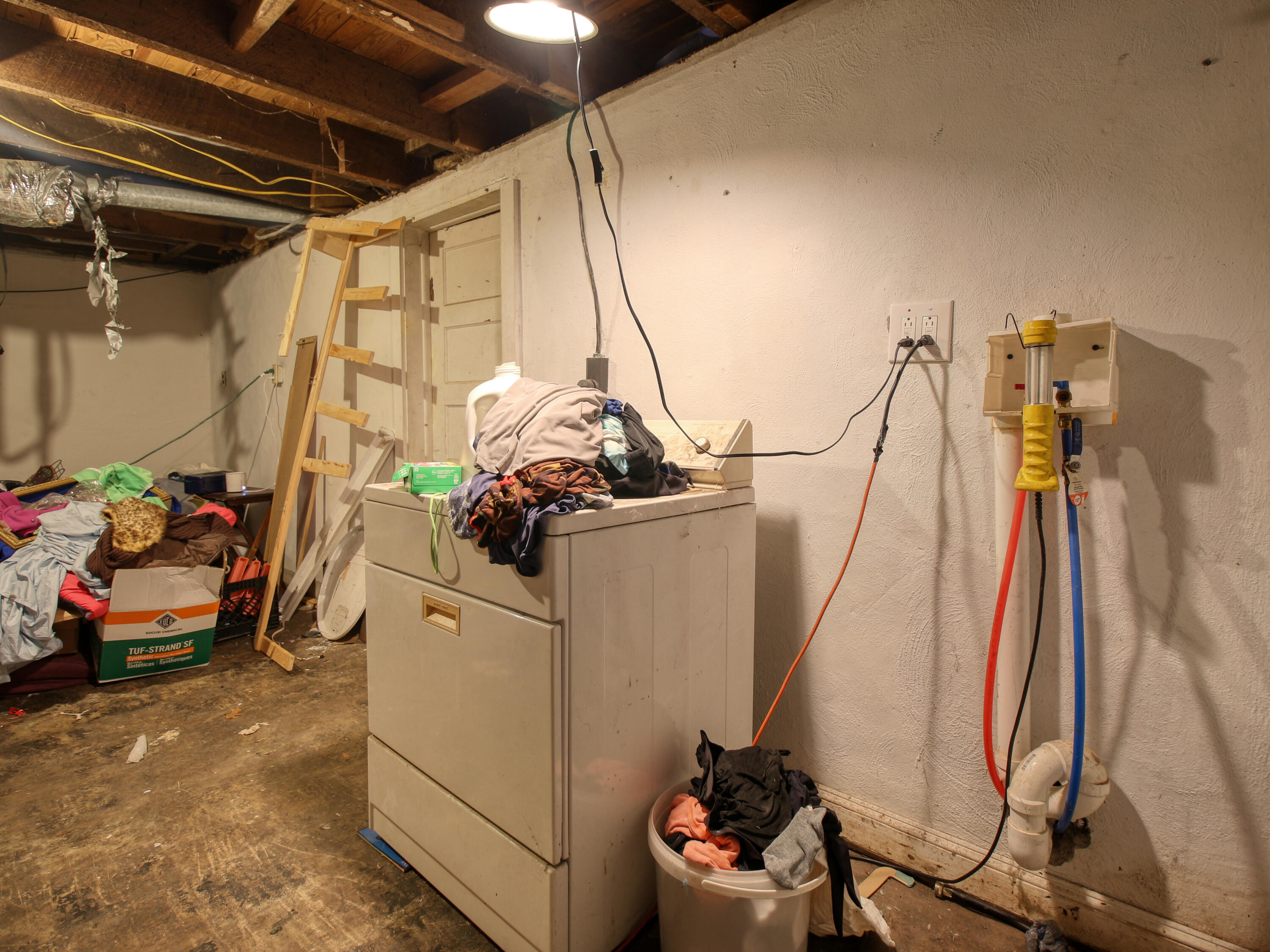 424 Magazine Street Pulaski, VA 24301 - Photo 15 of 18 a utility room with a window