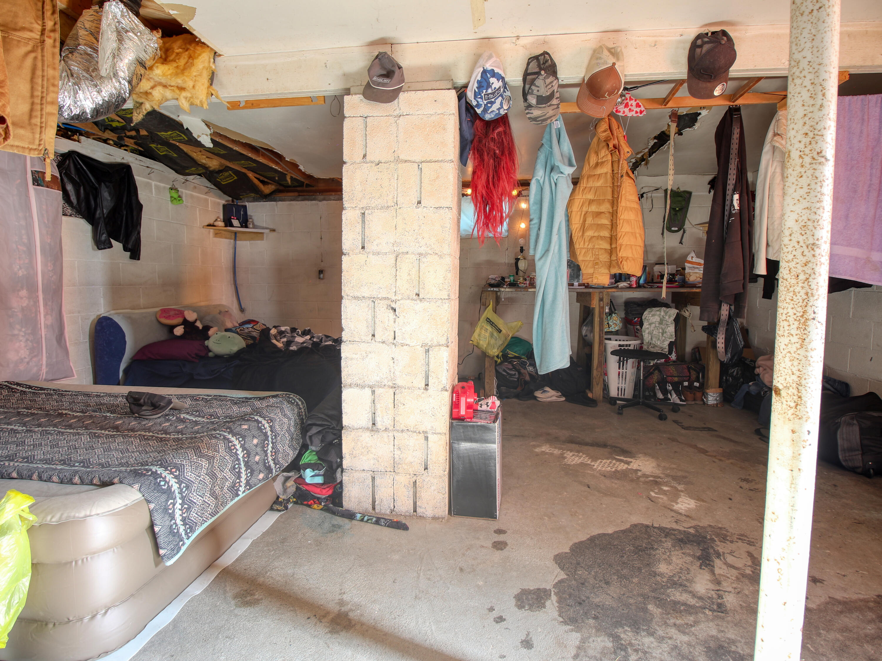 424 Magazine Street Pulaski, VA 24301 - Photo 17 of 18 a bed room with a bed and a couch