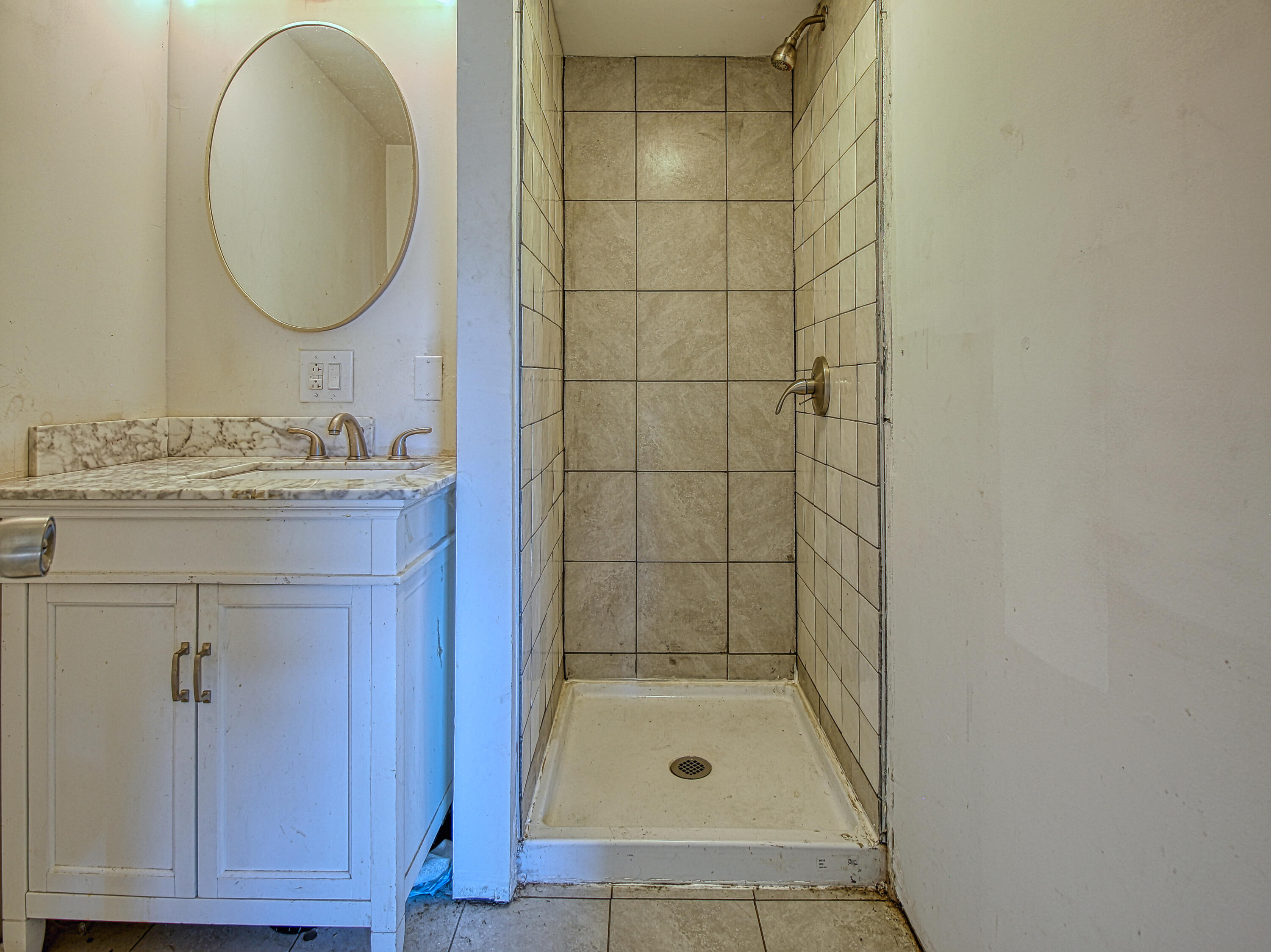 424 Magazine Street Pulaski, VA 24301 - Photo 18 of 18 a bathroom with a sink and a mirror