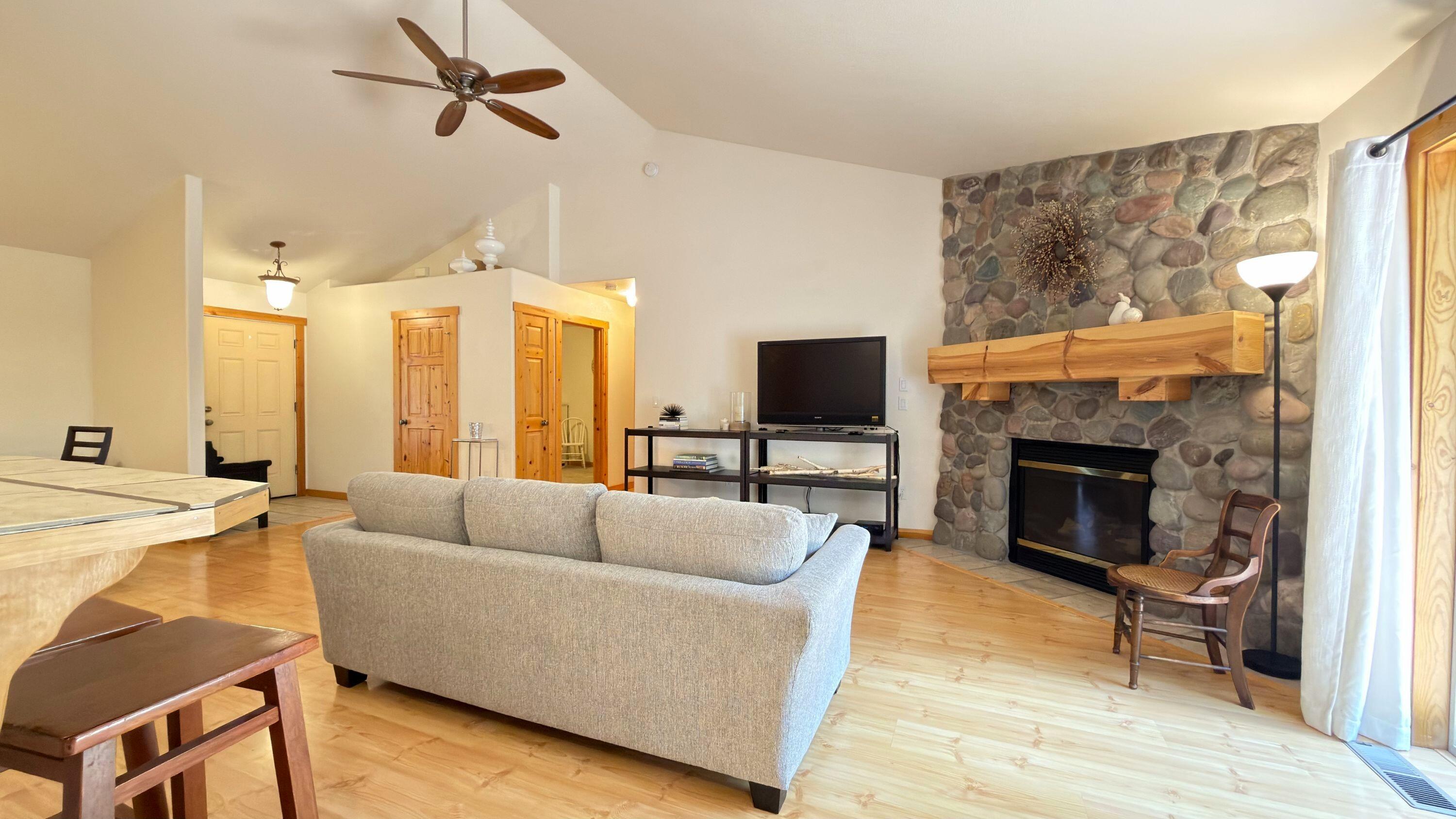 55595 Wagon Master Way Bend, OR 97707 - Photo 4 of 35 4