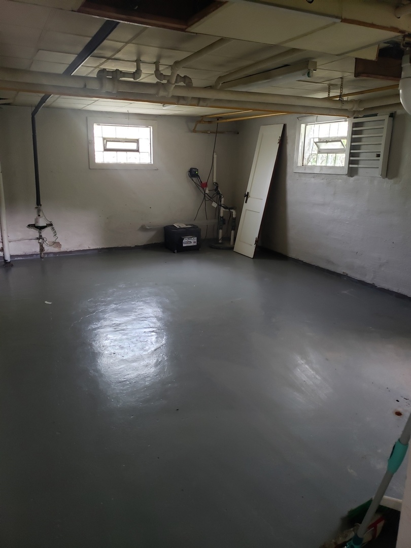 1917 Cedar Road Homewood, IL 60430 - Photo 17 of 20 a view of a room with gym equipment