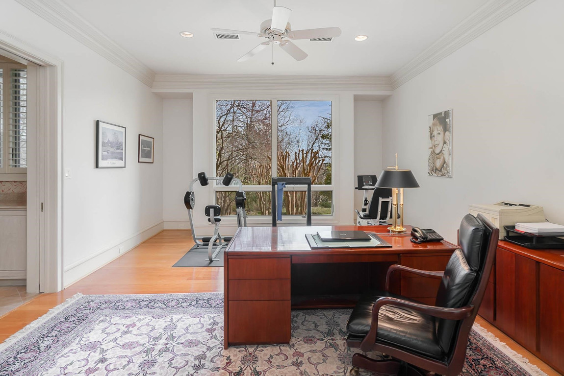 24107 Cherry Drive Chapel Hill, NC 27517 - Photo 25 of 46 a room with furniture and a table