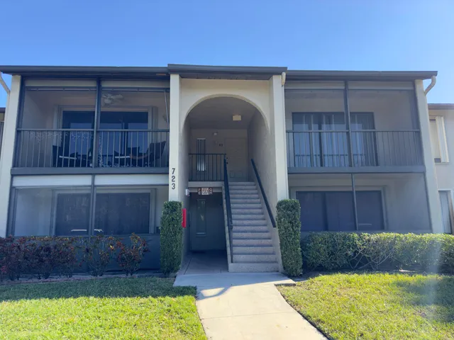 $2,200 | 723 Sunny Pine Way, Unit H1, Greenacres, FL 33415