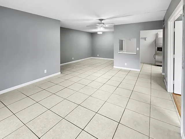 $2,200 | 723 Sunny Pine Way, Unit H1, Greenacres, FL 33415