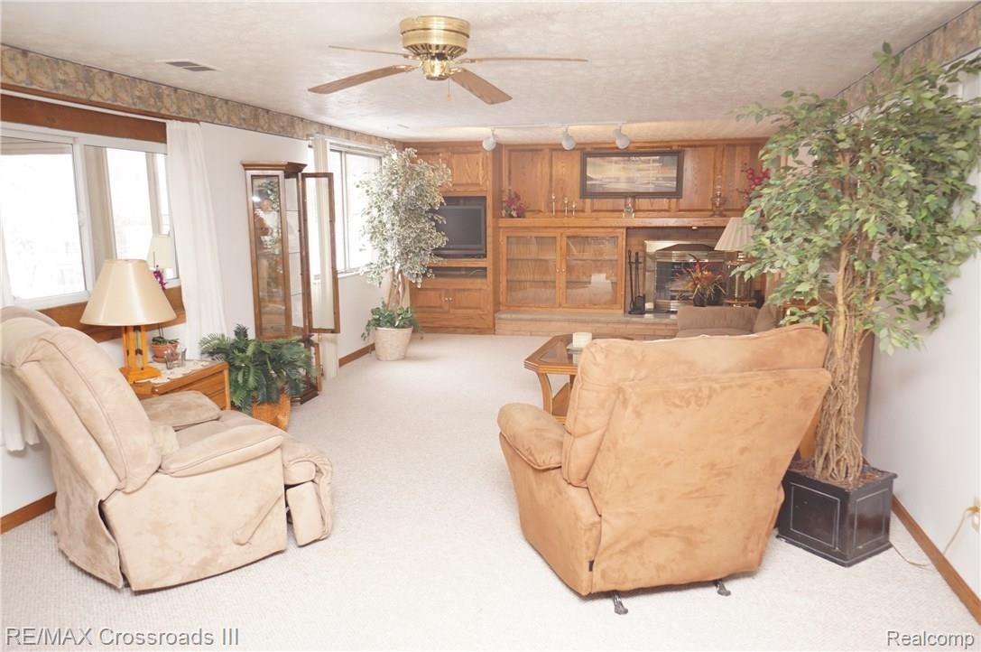5620 Textile Road Ypsilanti, MI 48197 - Photo 48 of 68 Family room