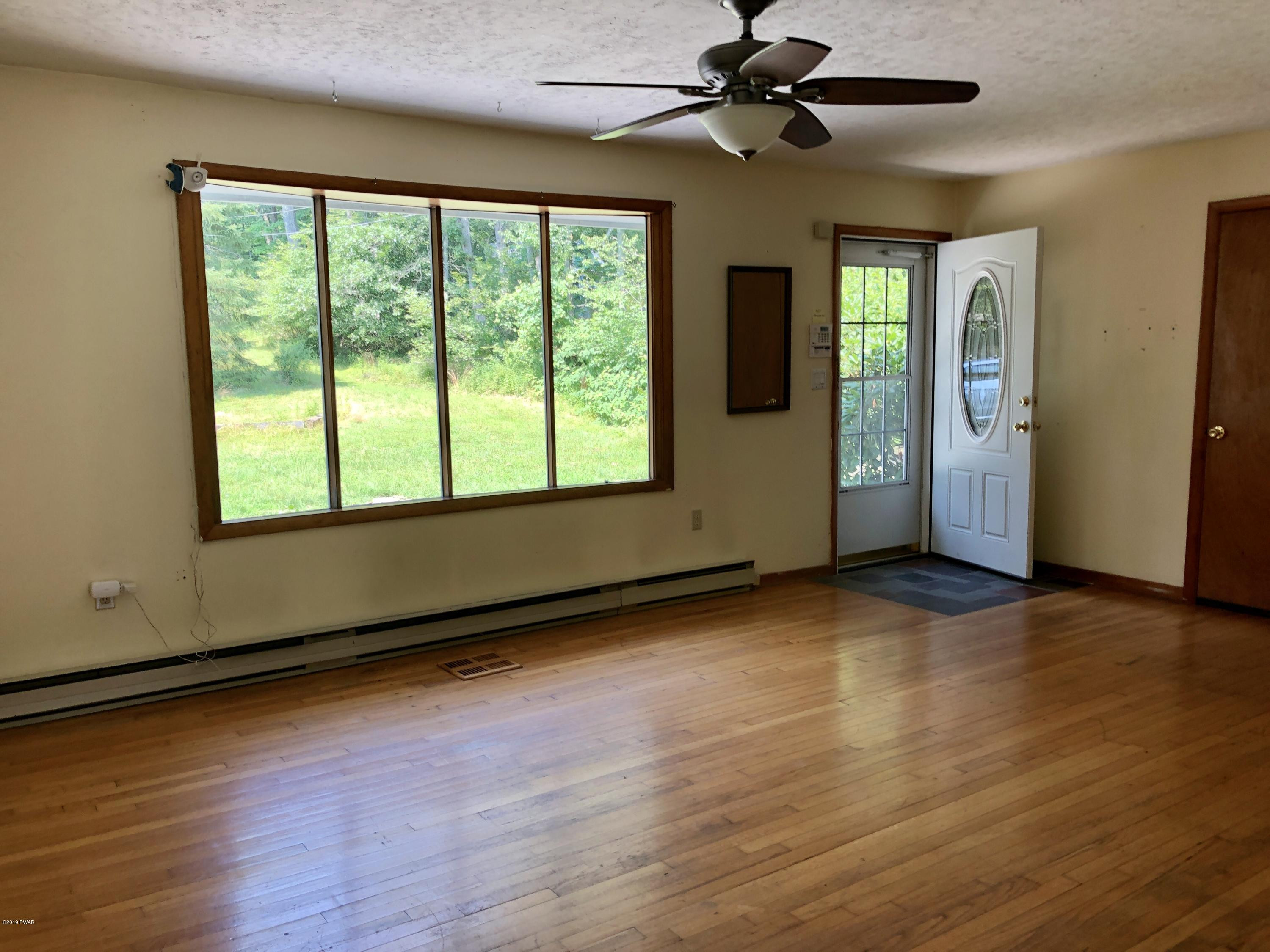 191 Rt 590 Greeley, PA 18425 - Photo 16 of 32