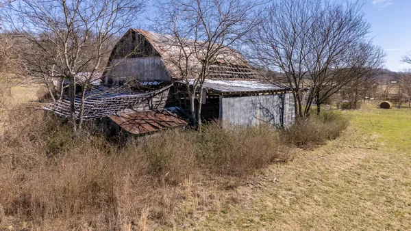 $249,000 | 4000 Weakley Creek Road, Lawrenceburg, TN 38464