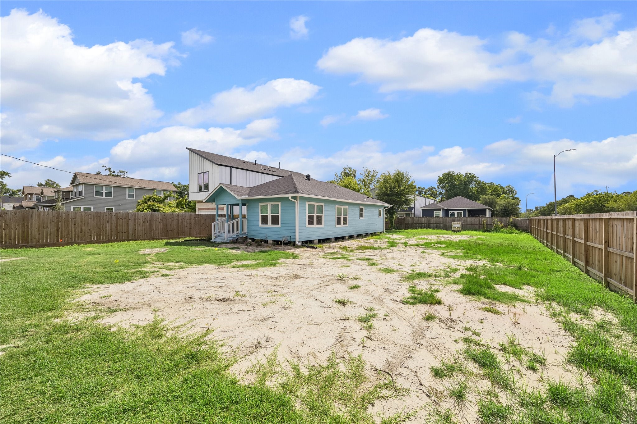 7702 Sealey Street Houston, TX 77088 - Photo 6 of 25