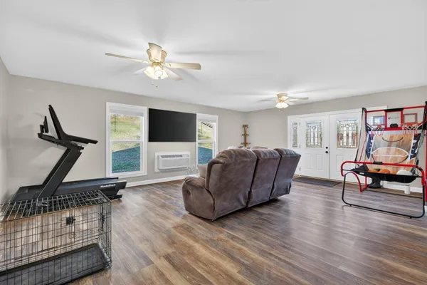 $425,000 | 113 Poorhouse Road, Taft, TN 38488