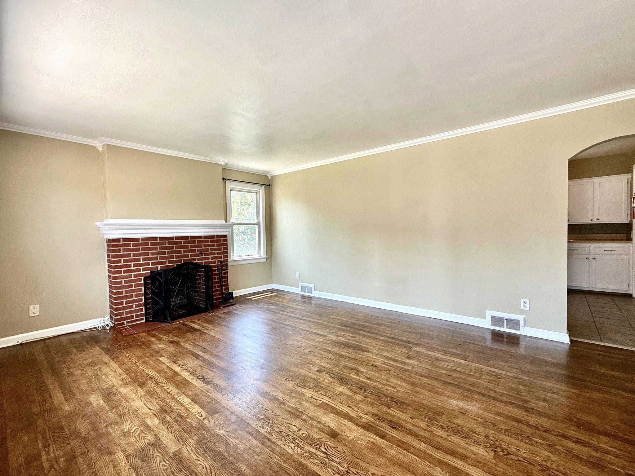 61 Colson Avenue Hamilton, NJ 08610 - Photo 5 of 29 Spacious living area.