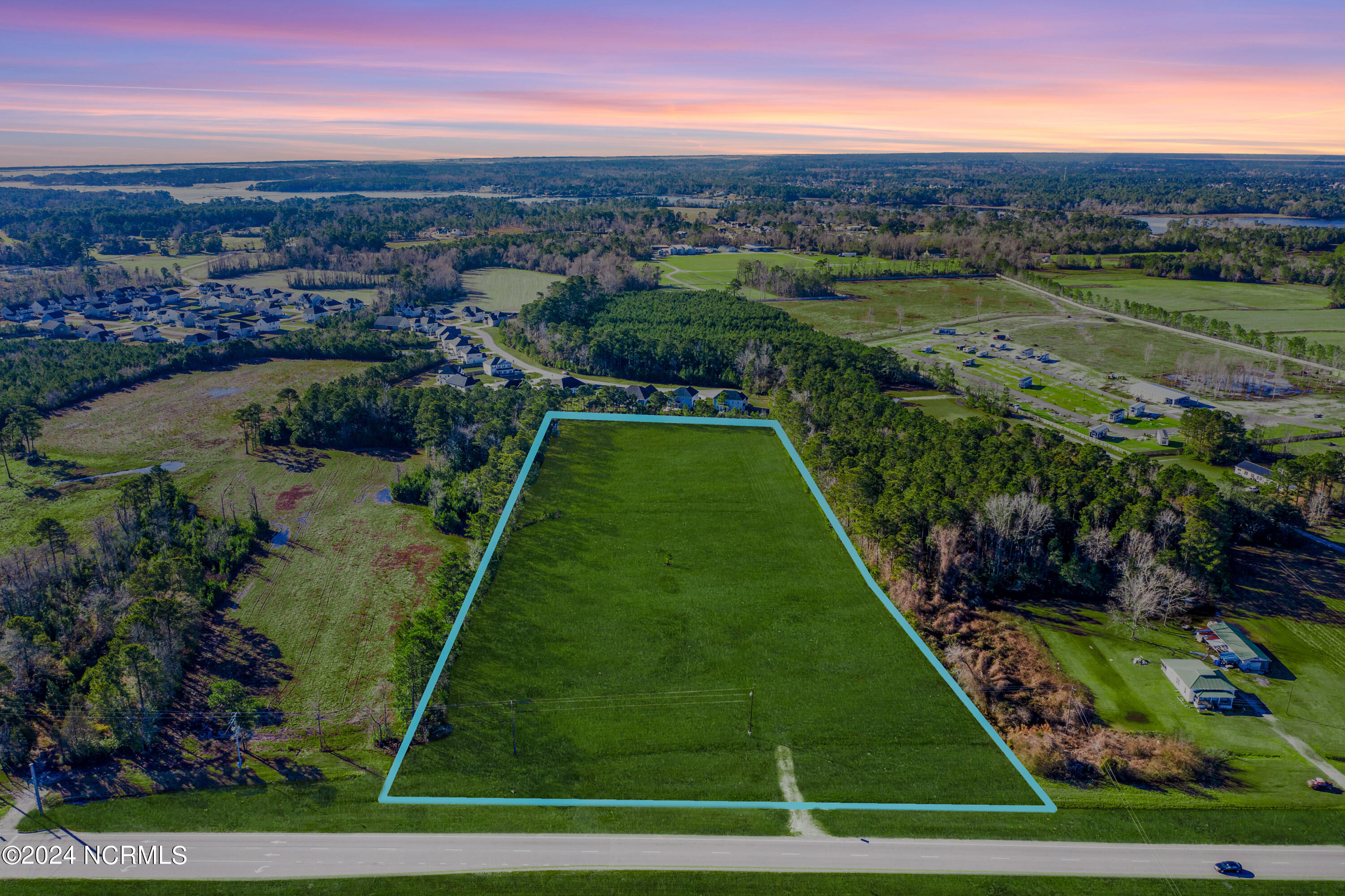 4178 Freedom Way Hubert, NC 28539 - Photo 2 of 14 62b2a963ff9acdeeb7b768b692cc13c8b5901f37