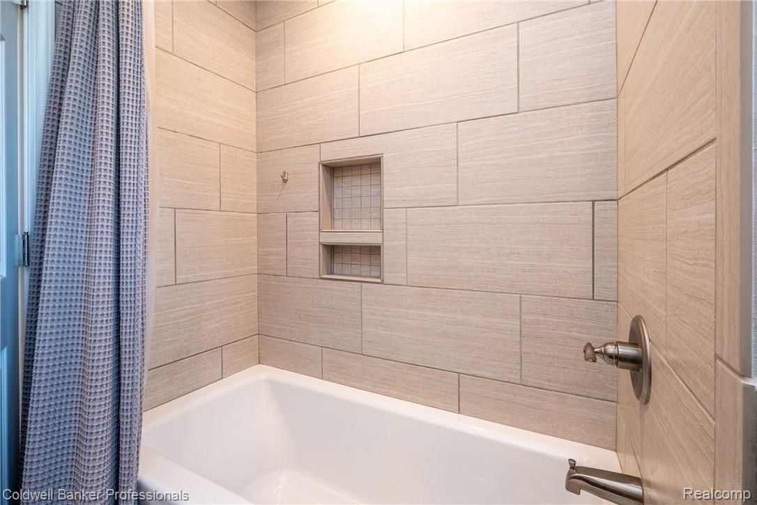 64760 Miller Road Washington, MI 48095 - Photo 21 of 40 64760 Miller (22 of 37).jpg