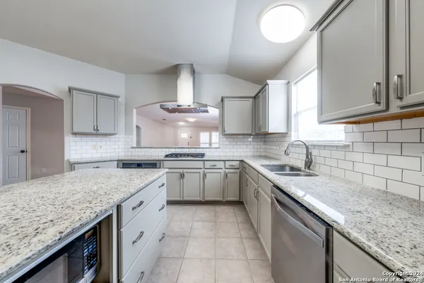 $2,350 | 23931 Calico Chase, San Antonio, TX 78258