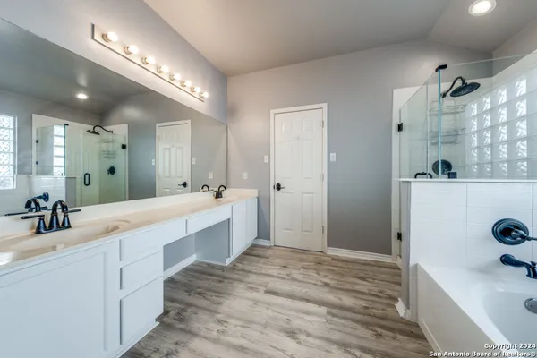 $2,350 | 23931 Calico Chase, San Antonio, TX 78258