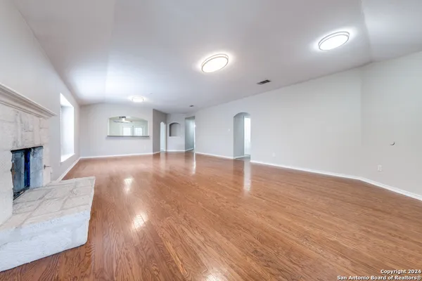 $2,350 | 23931 Calico Chase, San Antonio, TX 78258