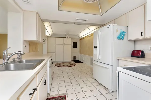 $309,000 | 10153 44th Street North, Unit 2, Pinellas Park, FL 33782