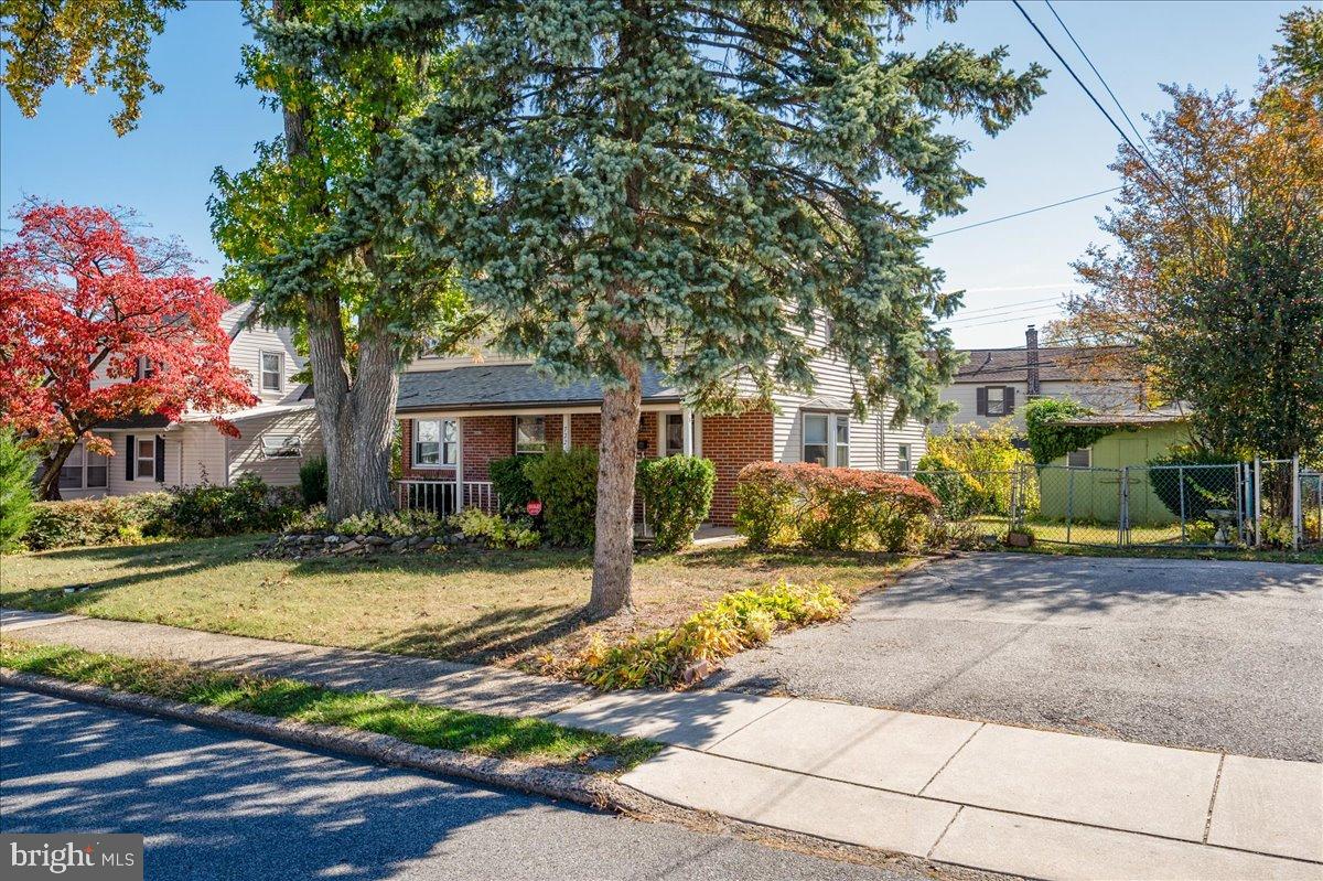 722 Thorndale Road Aldan, PA 19018 - Photo 2 of 30 Gallery Image 2