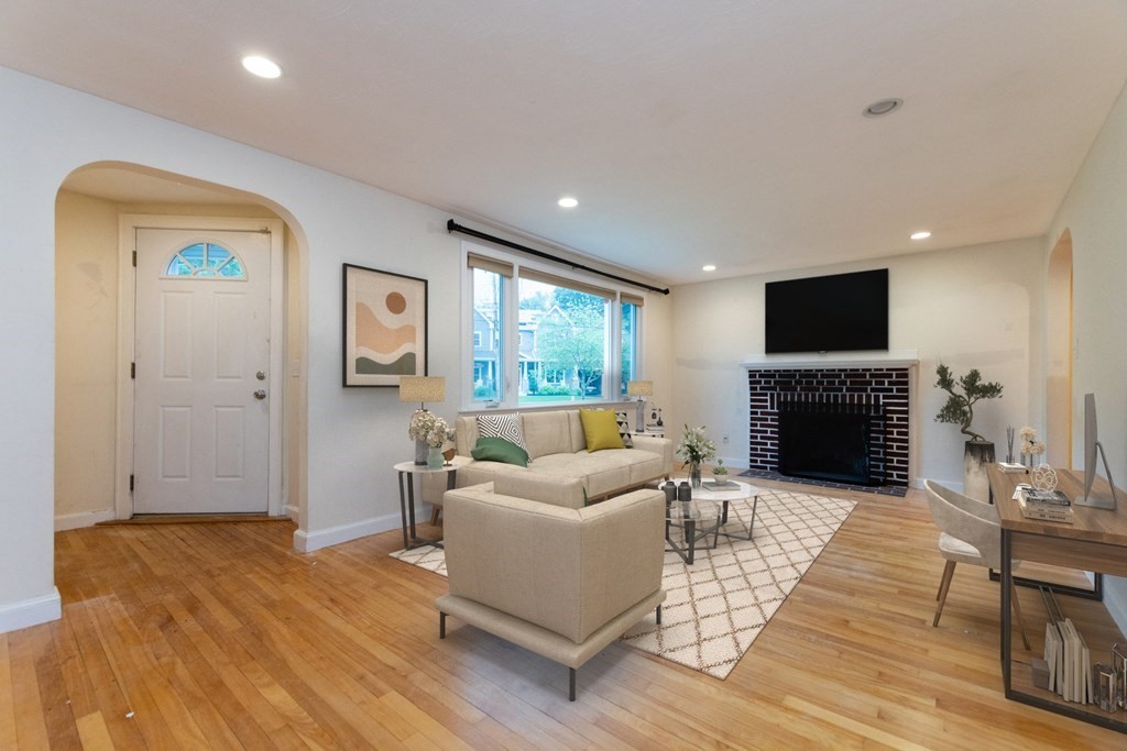 80 Sheffield Road Waltham, MA 02451 - Photo 3 of 22