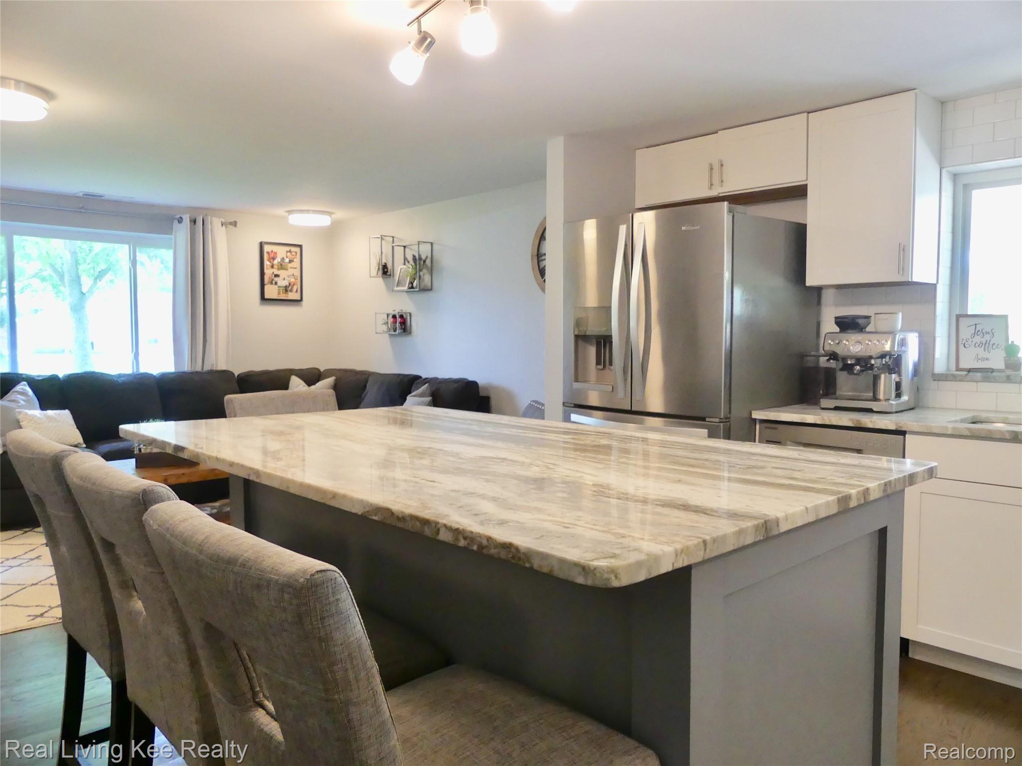2889 Alexander Street Rochester, MI 48309 - Photo 9 of 30 Large island with seating