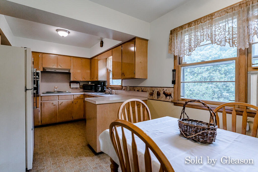 2140 East Sternberg Road Muskegon, MI 49444 - Photo 5 of 32 2140Sternberg28Lores