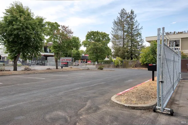 $1,599,000 | 527 East Washington Street, Petaluma, CA 94952