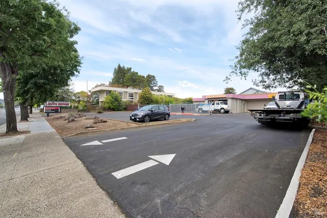 $1,599,000 | 527 East Washington Street, Petaluma, CA 94952