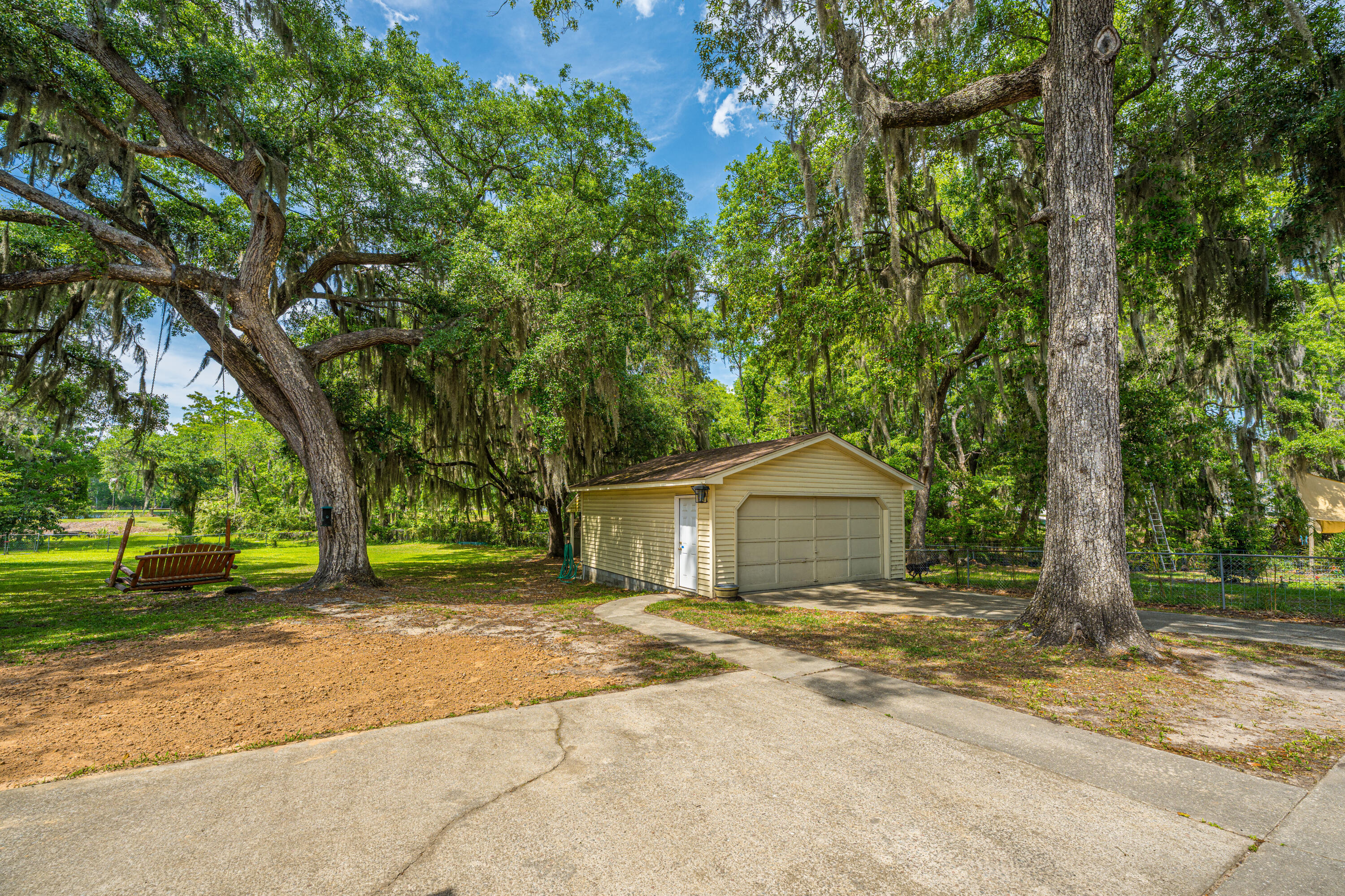1725 Waterside Boulevard Moncks Corner, SC 29461 - Photo 27 of 32 1725WatersideDr044