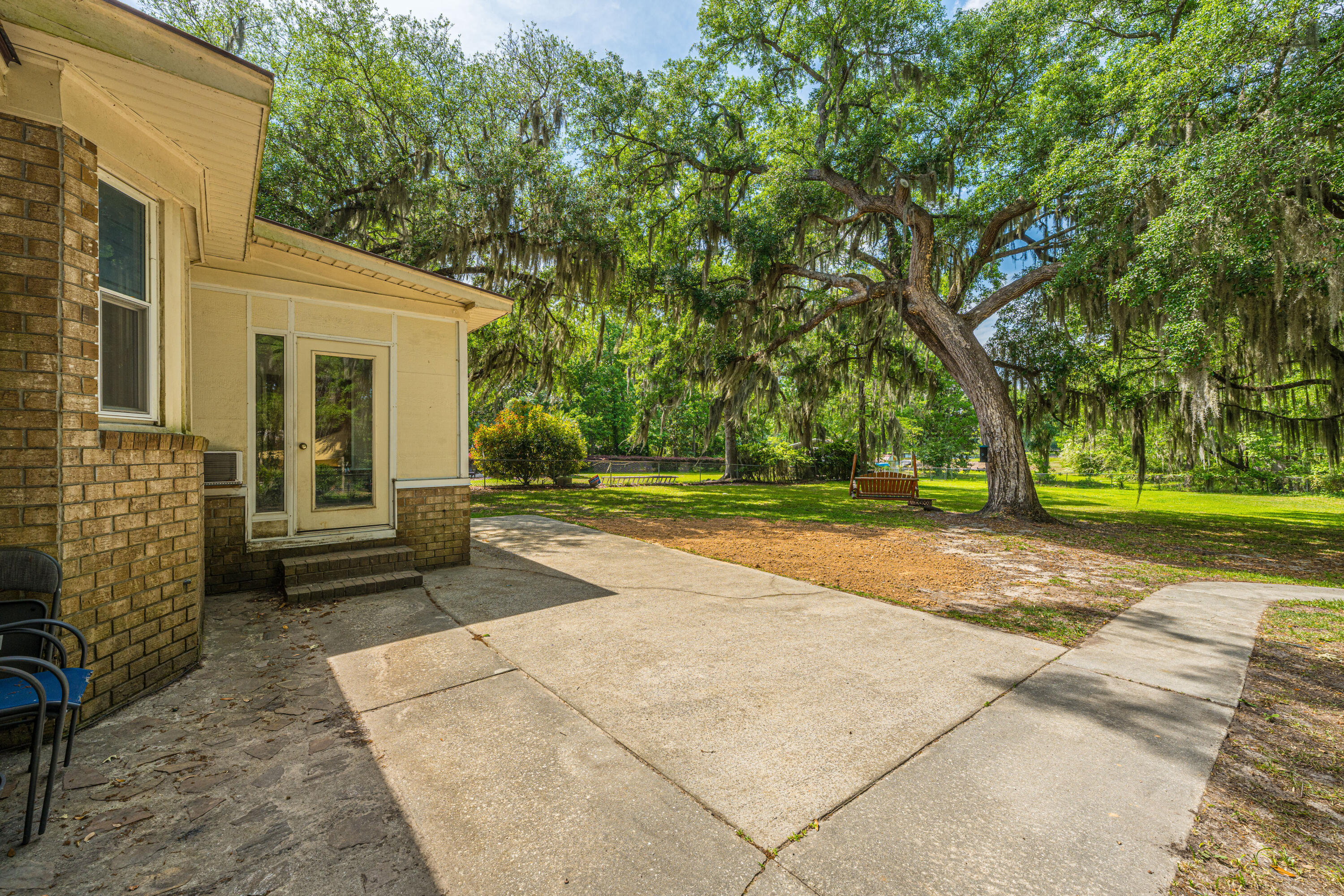 1725 Waterside Boulevard Moncks Corner, SC 29461 - Photo 28 of 32 1725WatersideDr045