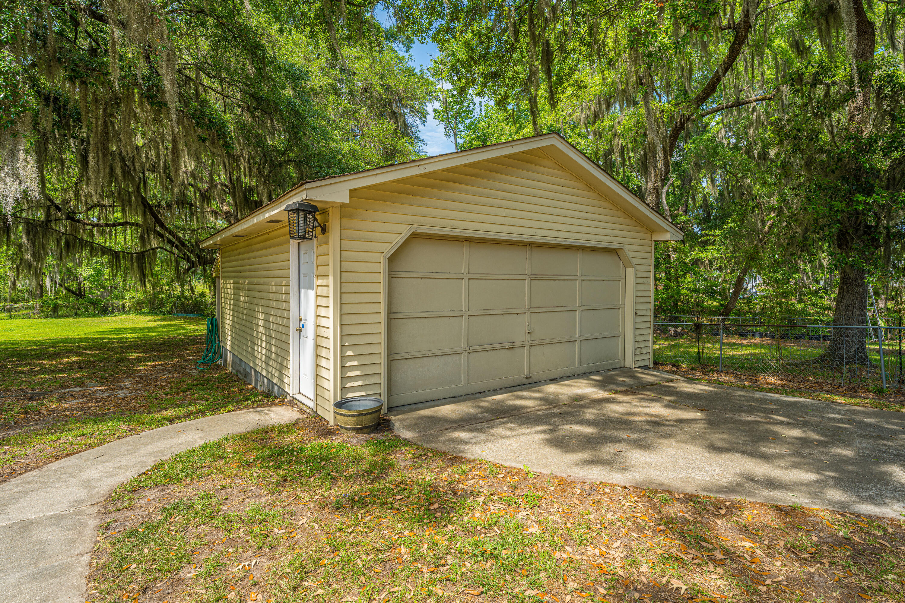 1725 Waterside Boulevard Moncks Corner, SC 29461 - Photo 29 of 32 1725WatersideDr046