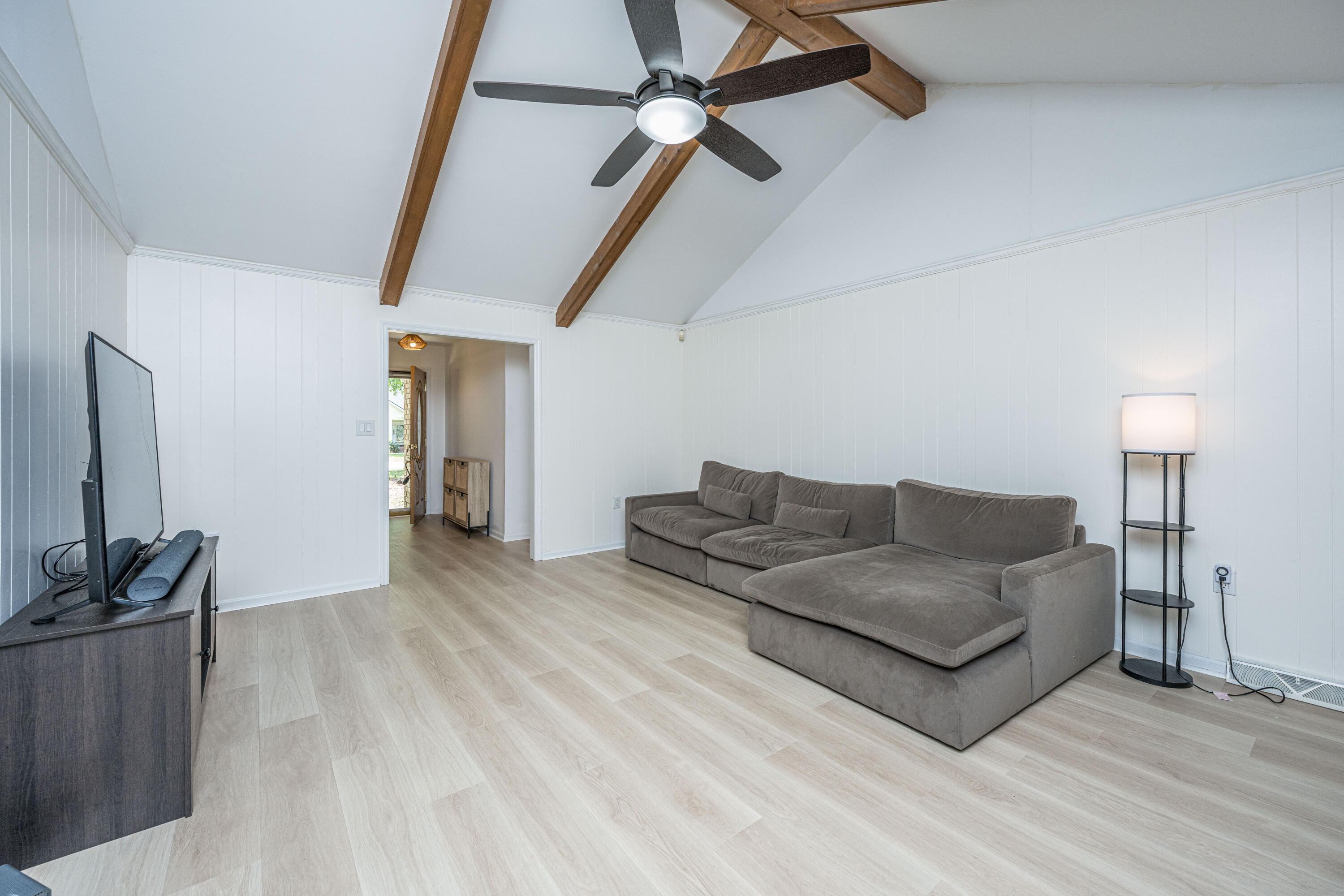 1725 Waterside Boulevard Moncks Corner, SC 29461 - Photo 3 of 32 1725WatersideDr010