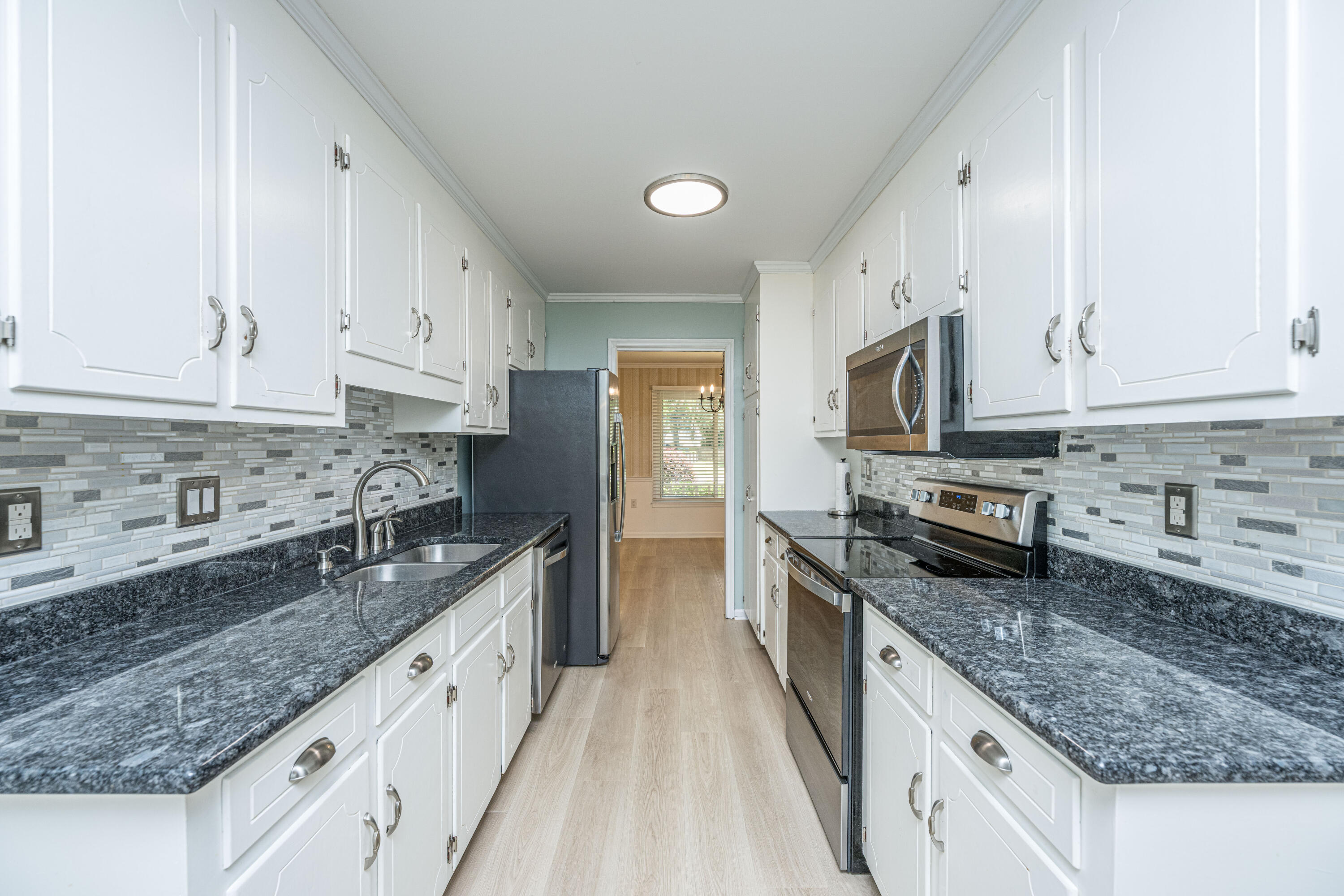 1725 Waterside Boulevard Moncks Corner, SC 29461 - Photo 4 of 32 1725WatersideDr015