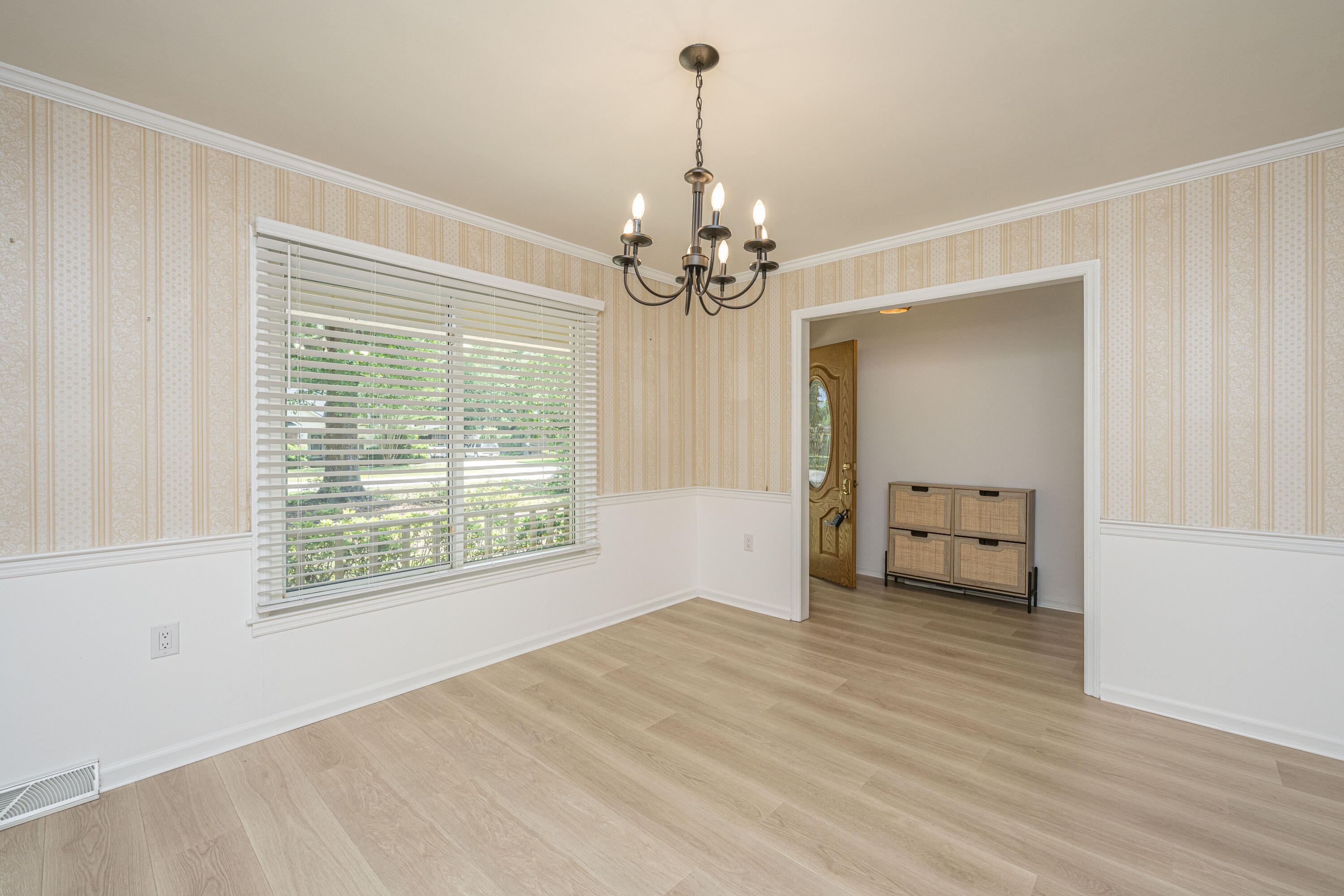 1725 Waterside Boulevard Moncks Corner, SC 29461 - Photo 7 of 32 1725WatersideDr008