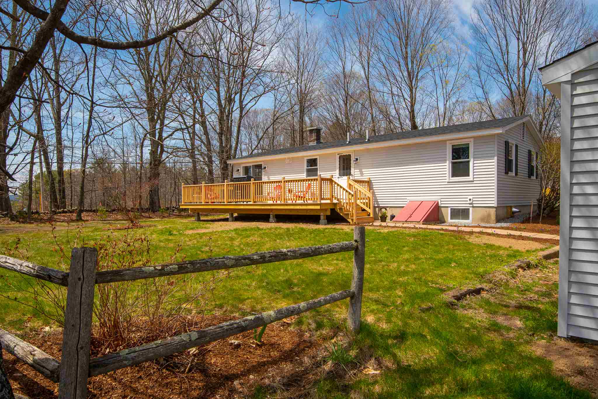 1385 Hopkinton Road Hopkinton, NH 03229 - Photo 2 of 34