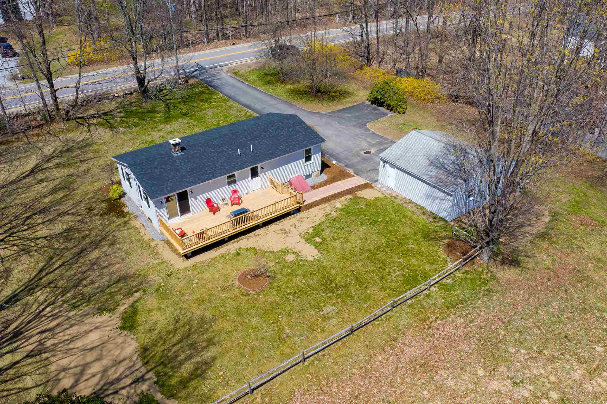 1385 Hopkinton Road Hopkinton, NH 03229 - Photo 3 of 34