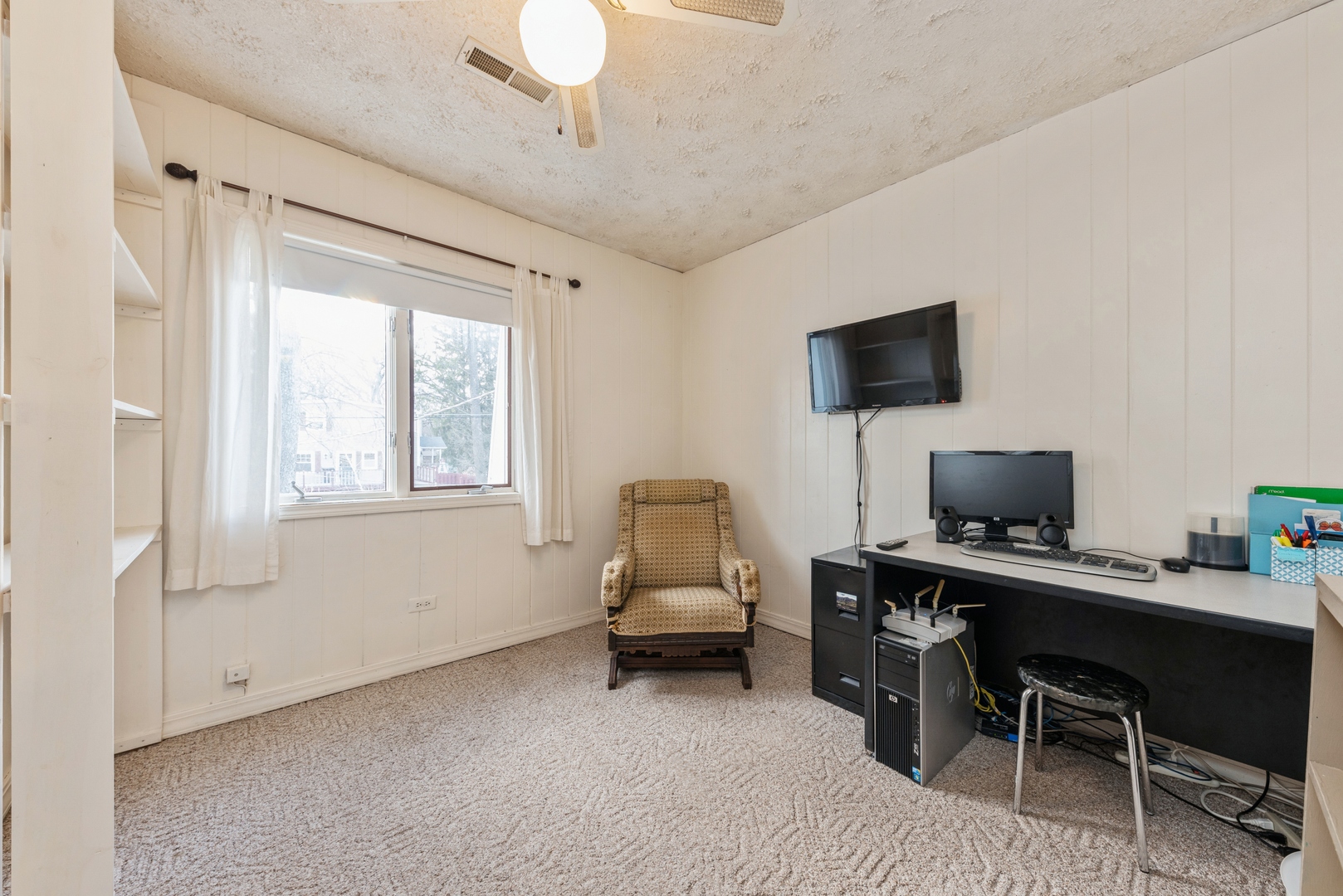 8314 Riverway Drive Cary, IL 60013 - Photo 10 of 12 a workspace with furniture and window