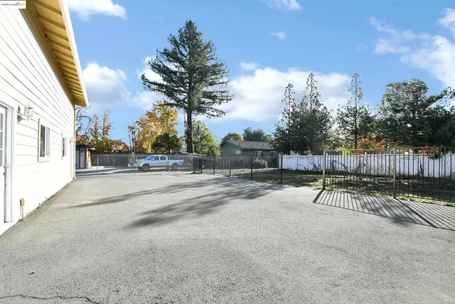 $1,625,000 | 256 Douglas Lane, Pleasant Hill, CA 94523