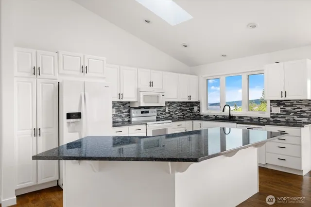 $1,049,000 | 366 Samanthia Lane, Camano Island, WA 98282