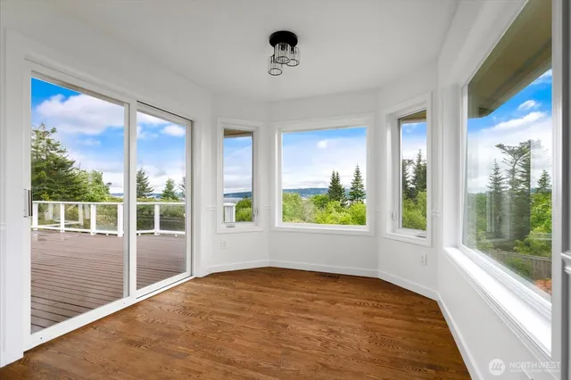 $1,049,000 | 366 Samanthia Lane, Camano Island, WA 98282